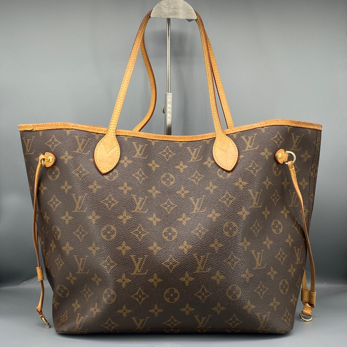 Louis Vuitton Monogram Neverfull Tote Bag