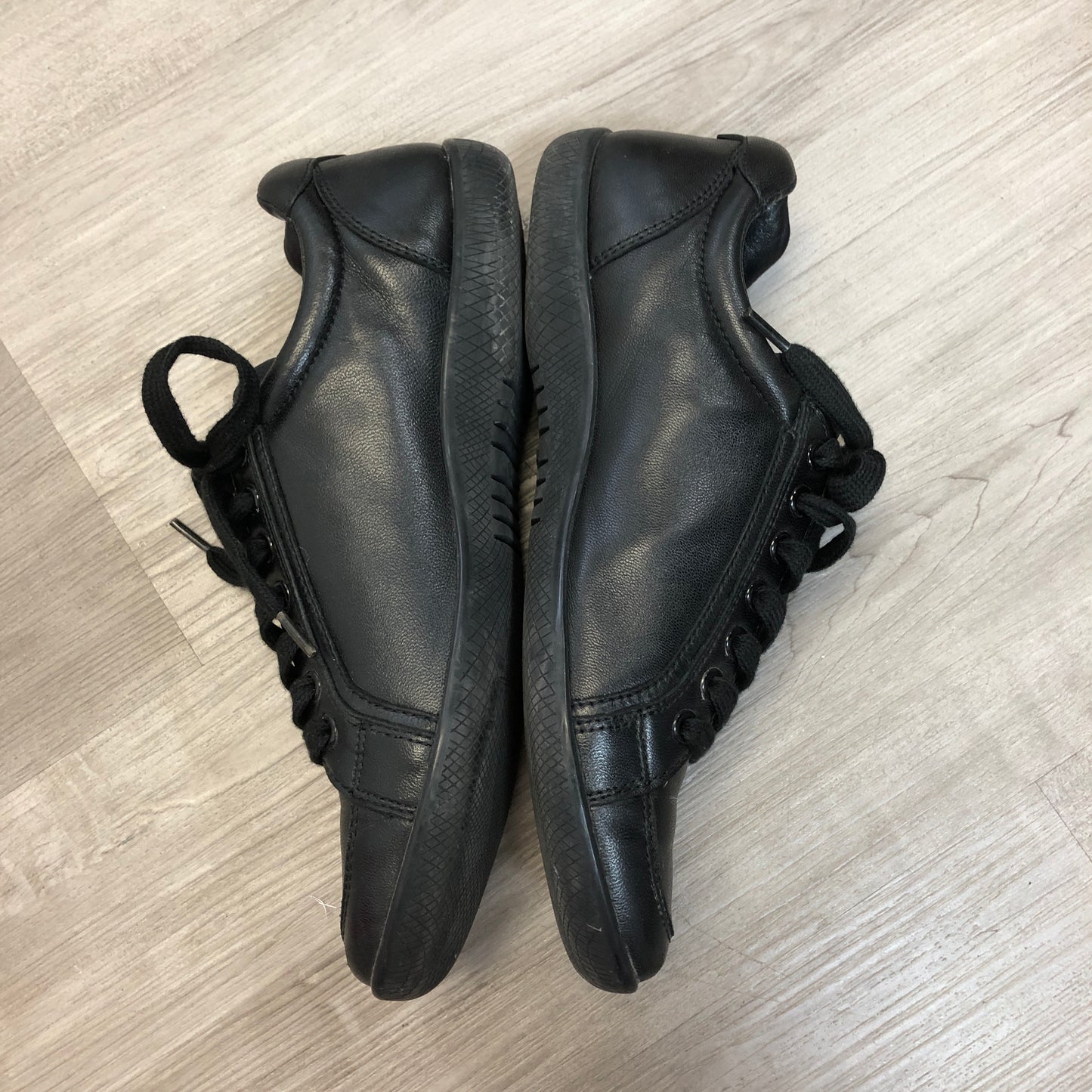 Prada Women's Black Leather Low-Top Sneakers Size 36