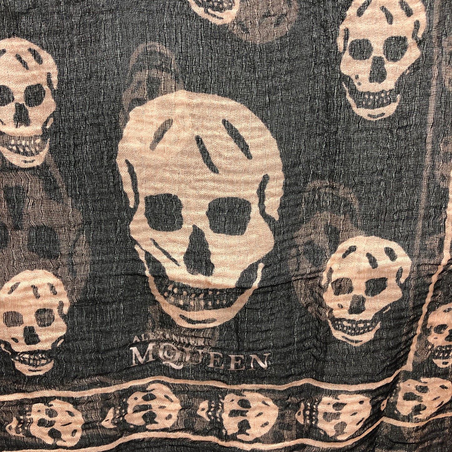 Alexander McQueen Classic Skull Print Large Scarf 100*110cm Black/Pink