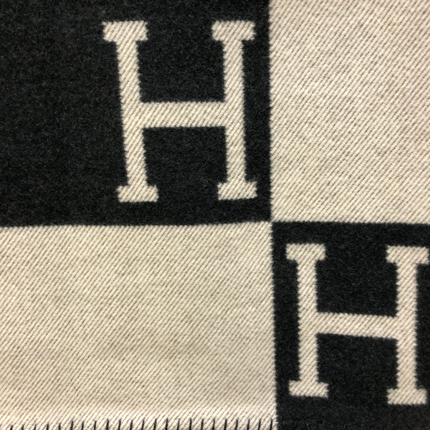 Hermes Avalon H Wool Cashmere Blanket  Cream/Dark Grey
