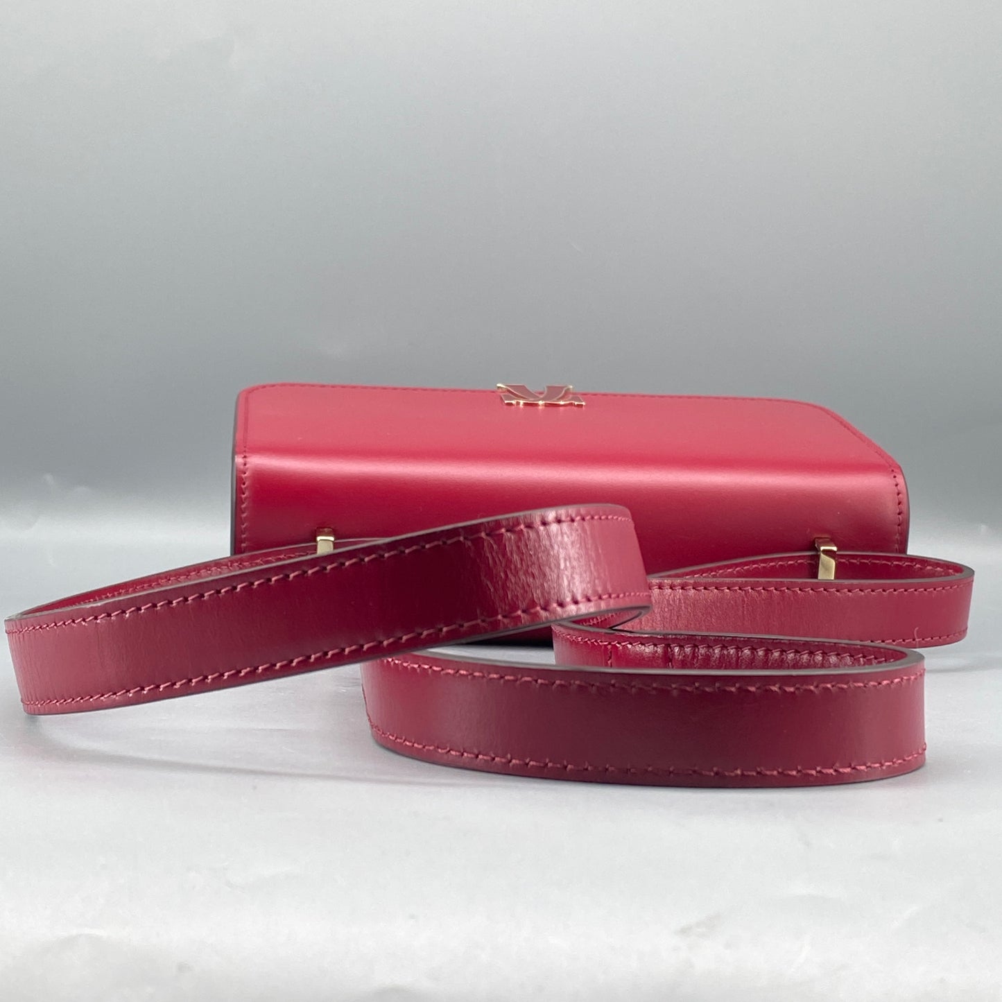 Cartier Red Smooth Leather Flap Crossbody Bag