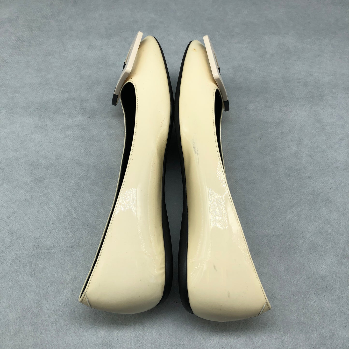 Roger Vivier Women's Cream Patent Leather Belle Vivier Flats shoes 36.5