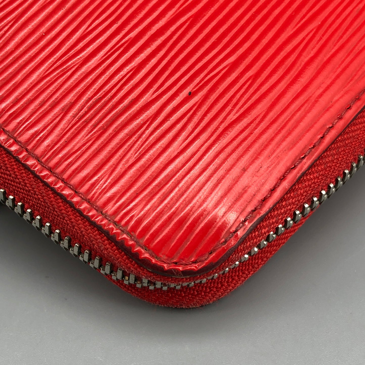 Louis Vuitton Epi Leather Zippy Wallet Red