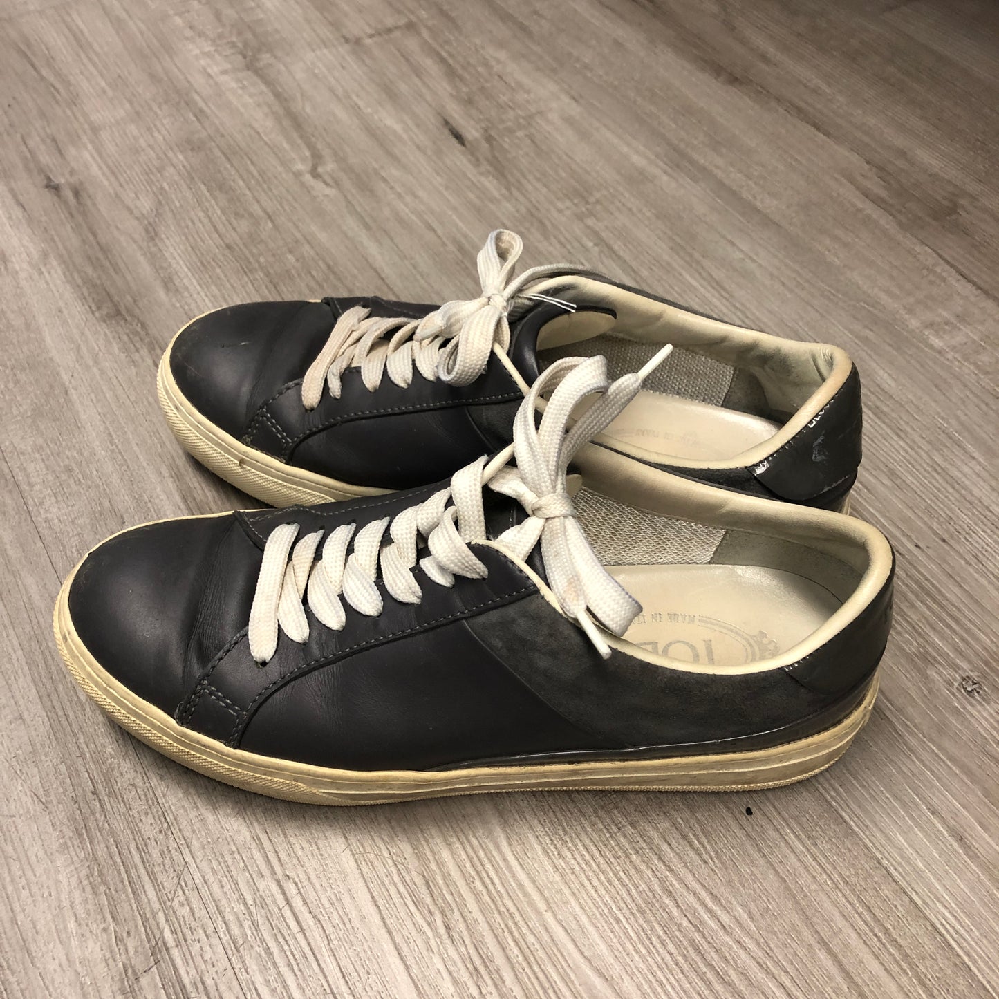 Tod's Women's grey Leather Sneakers Size 37.5