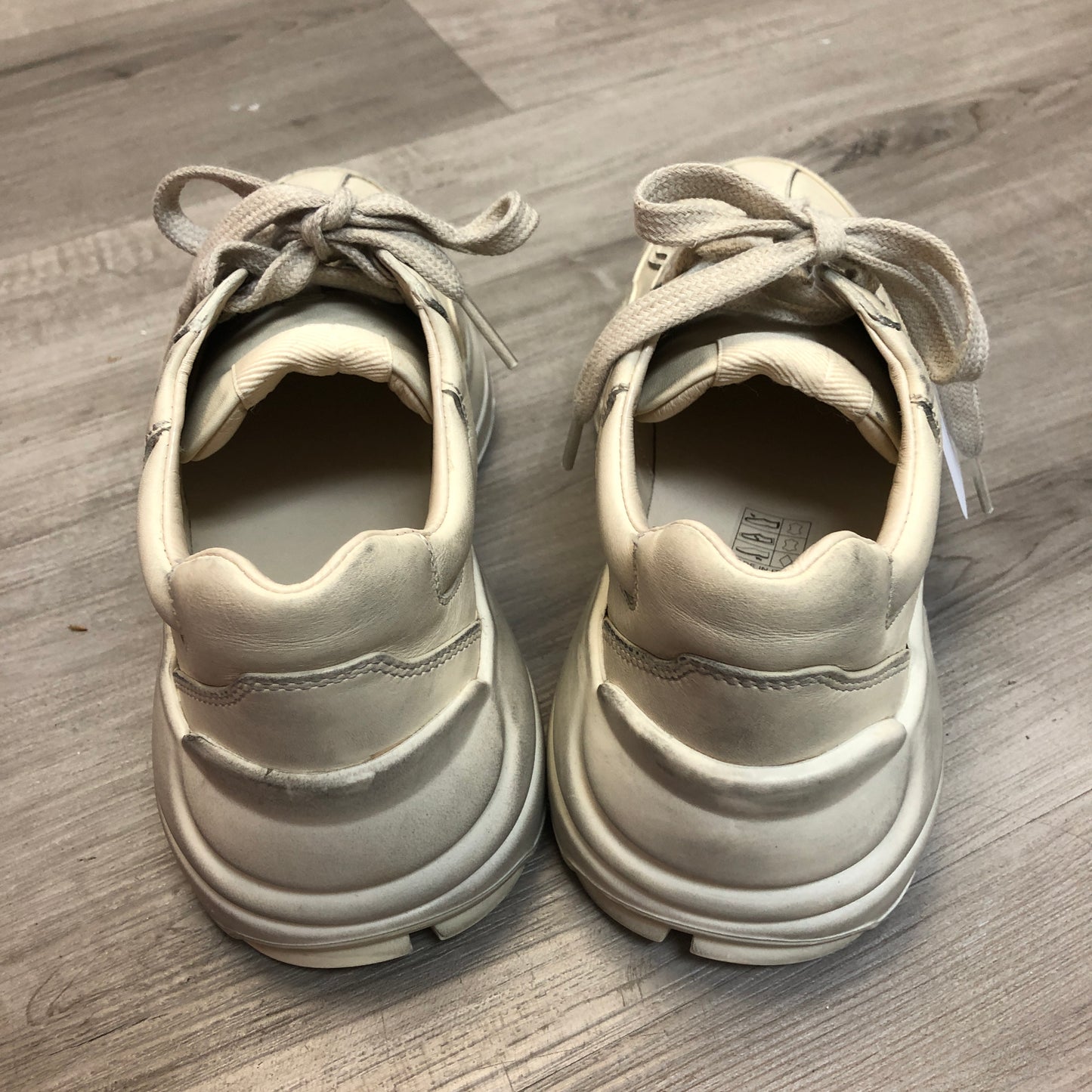 Gucci Women's Ivory Rhyton Distressed Sneakers Size 34.5