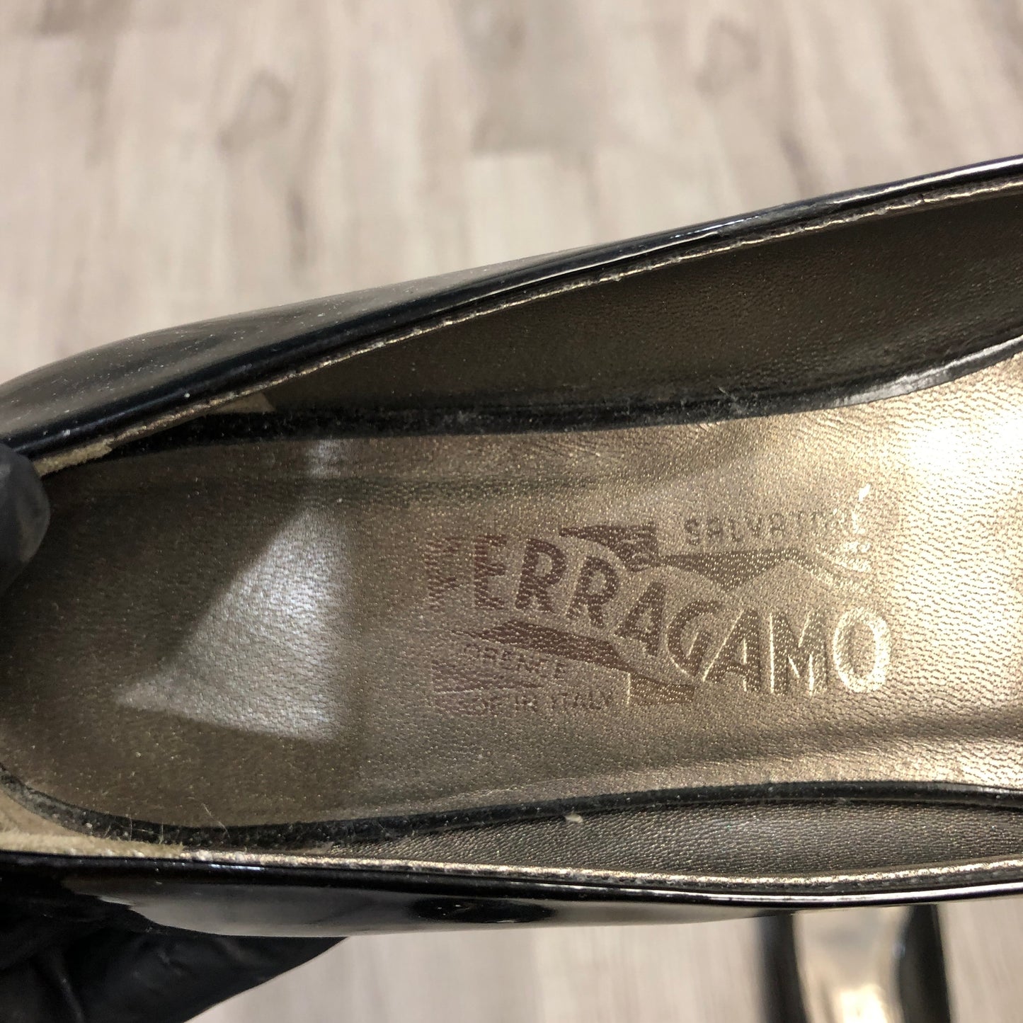 Salvatore Ferragamo Vara Bow Patent Leather Flats US 8B black
