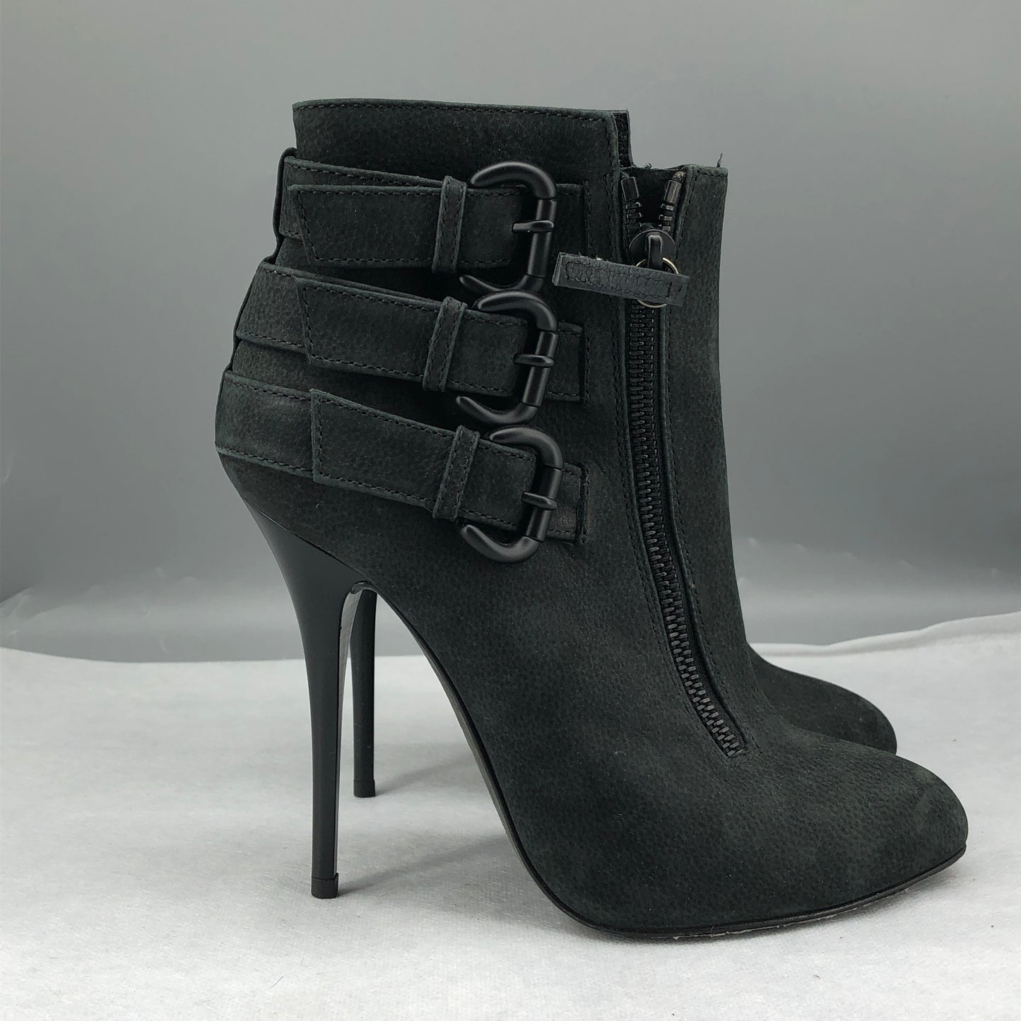Giuseppe Zanotti Women's Buckle-Detail Suede Ankle Boots 36 Black
