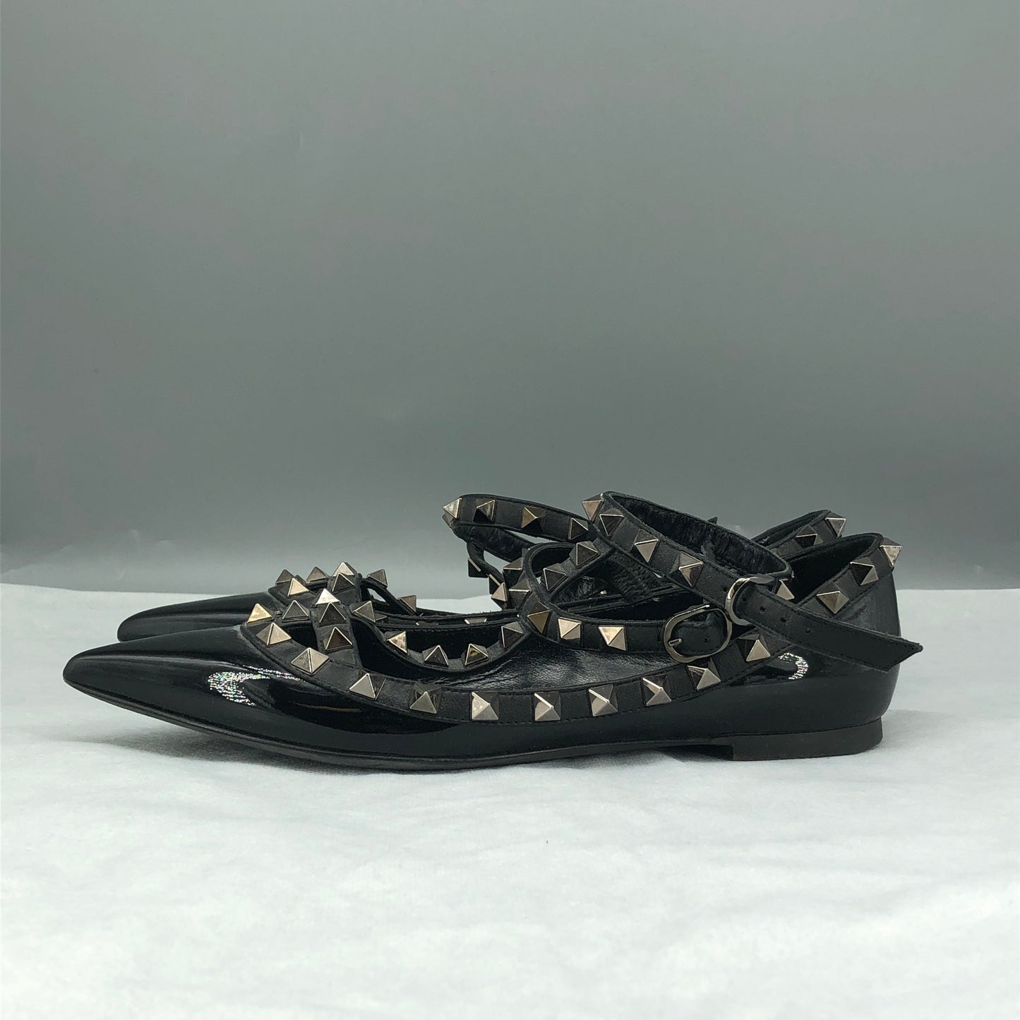 Valentino Women's  Black Patent Leather Rockstud Pointed Ankle Strap Flats Size 35