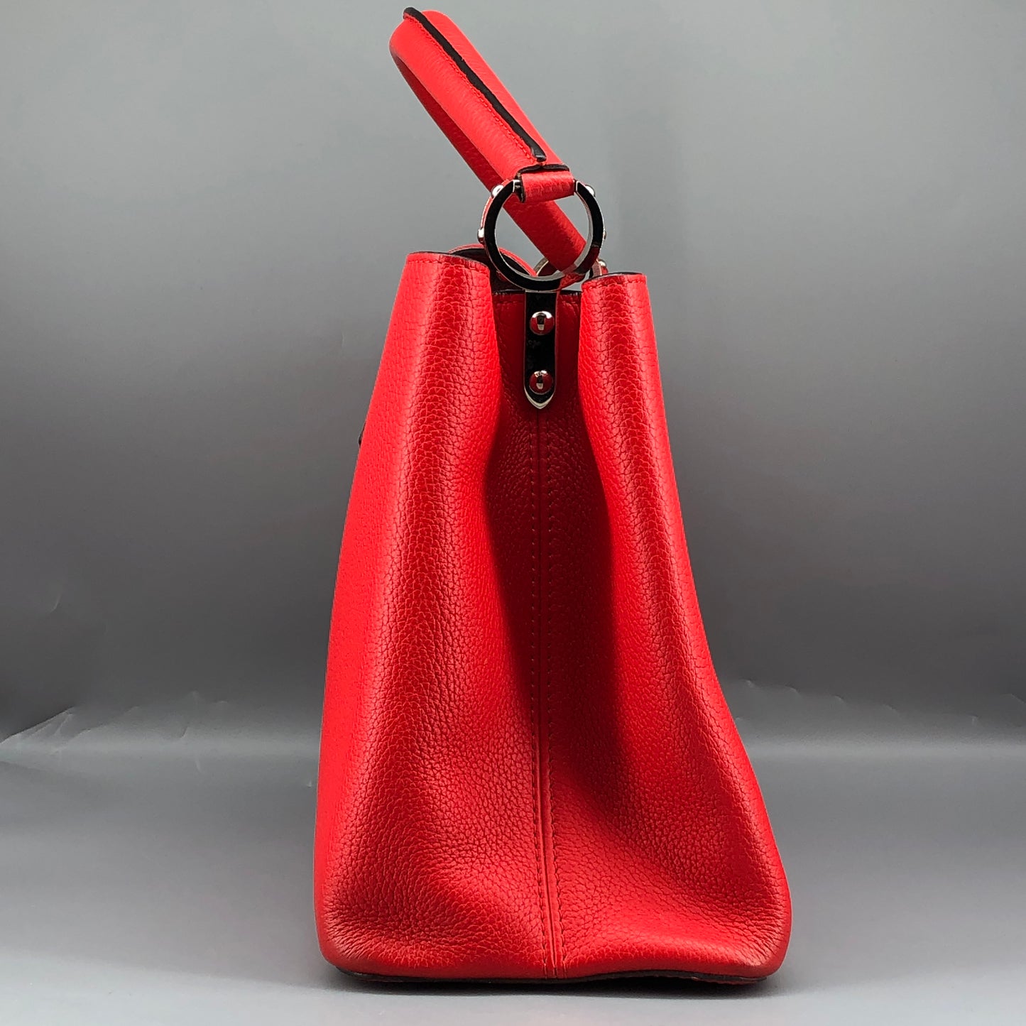 Louis Vuitton Capucines MM Red Leather Handbag