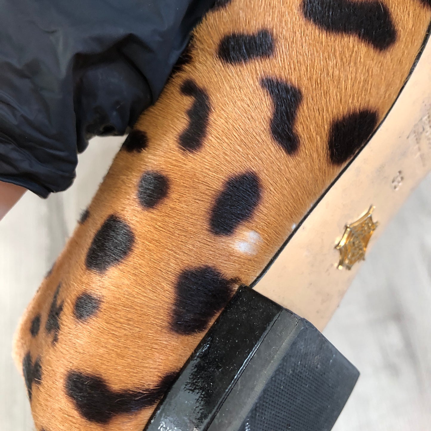 Charlotte Olympia Women's Leopard Calf Hair Kitty Flat Pumps Size 38 Black Brown Yellow Gold