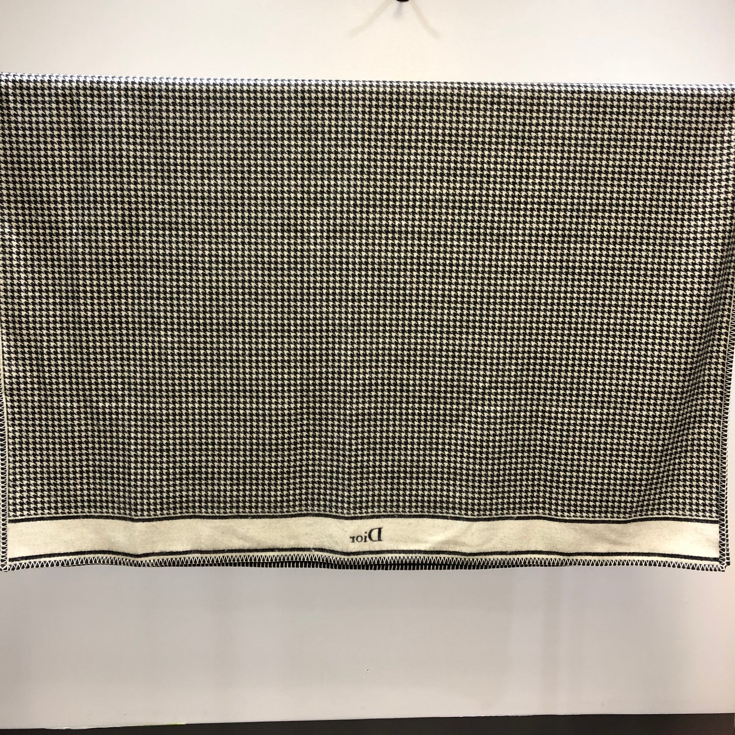 Christian Dior Houndstooth Reversible Wool Cashmere Scarf Black & White 138×176cm