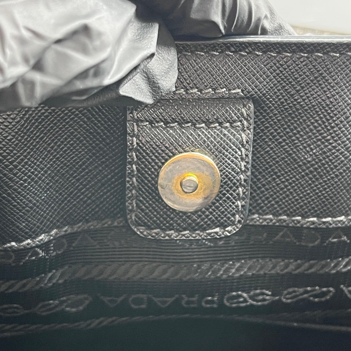 Prada Black Saffiano leather Tote Handbag