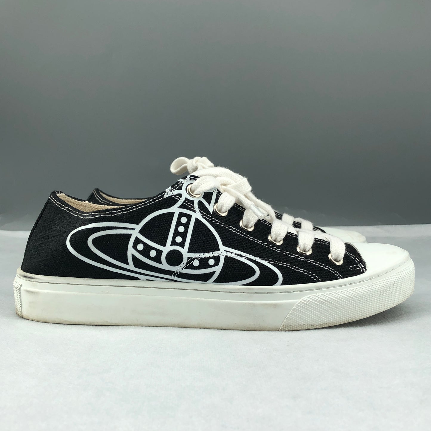 Vivienne Westwood Orb Logo Low Top Canvas Sneakers Size 38 Black