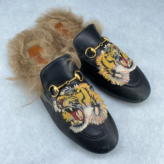 Gucci Women‘s Black Leather Fur Lined Tiger Embroidered Mule  Size 38.5