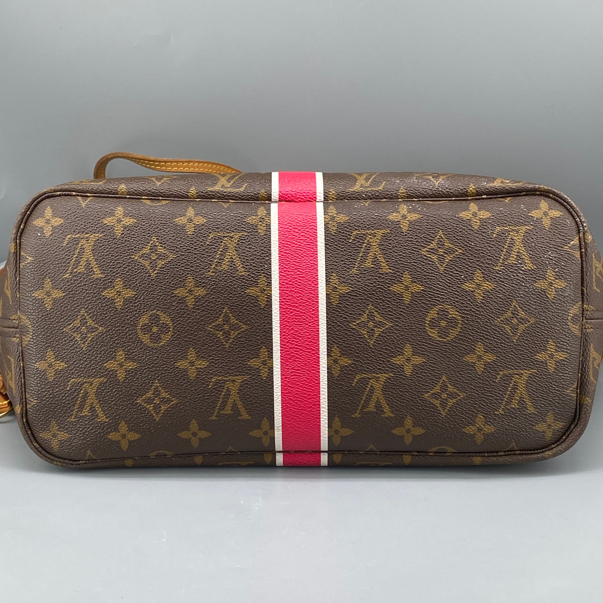 Louis Vuitton Monogram MM Neverfull Tote Bag Brown