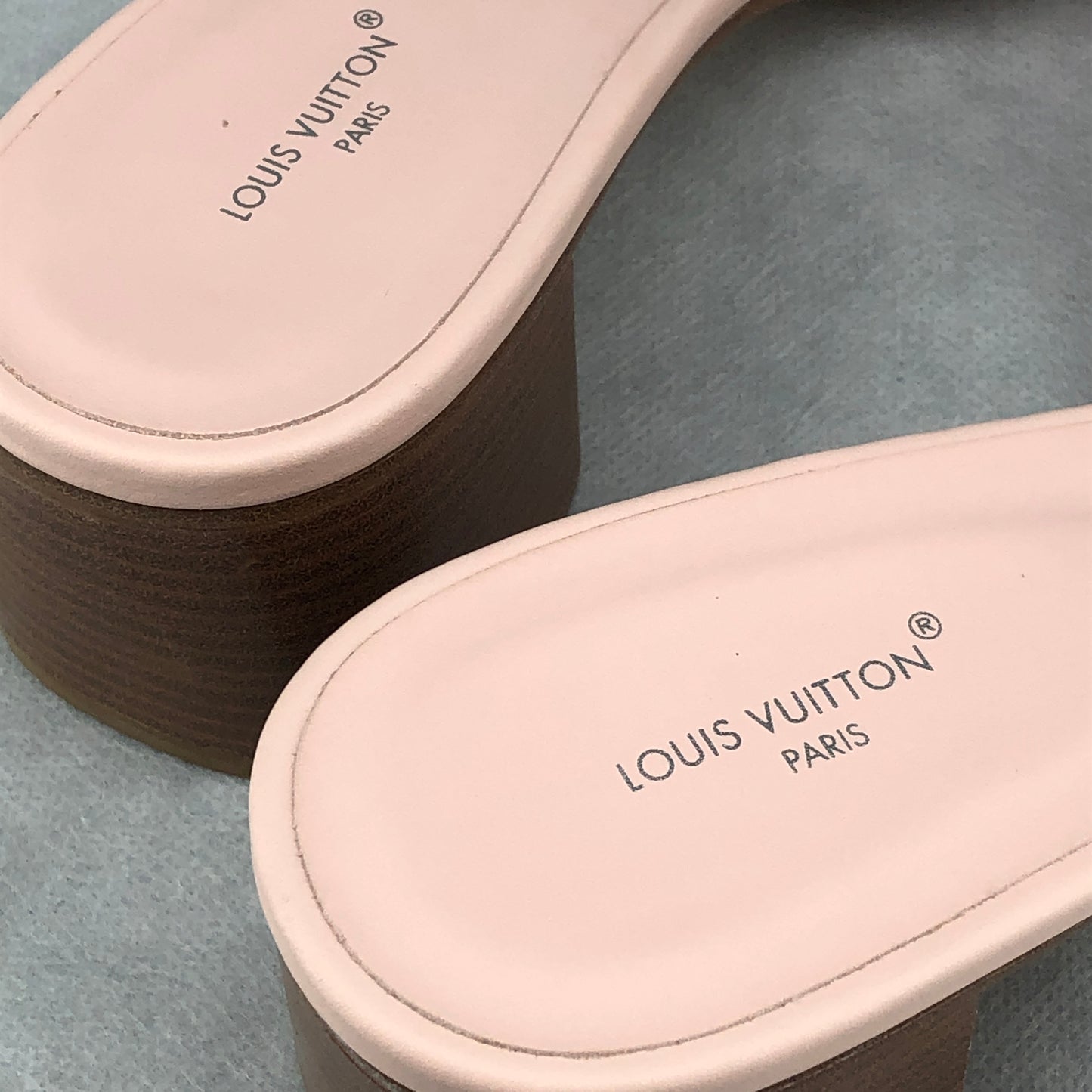 Louis Vuitton Blush Pink Leather V Logo Block Heel Slide Sandals Size 40