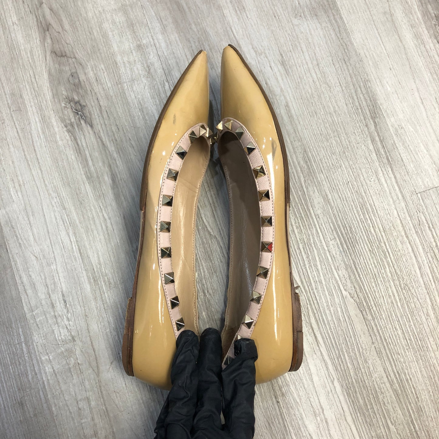 Valentino Rockstud Patent Leather Ballet Flats 38.5 beige