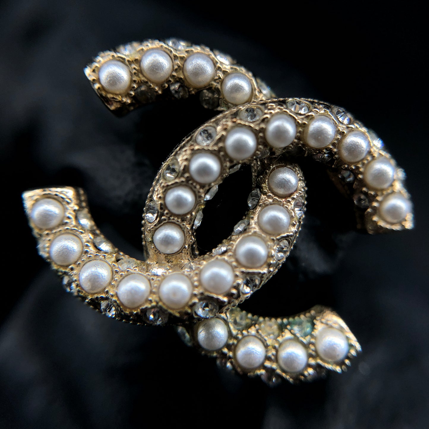 Chanel 2021 Gold Tone Interlocking CC Pearl Stud Earrings Pearl/Gold