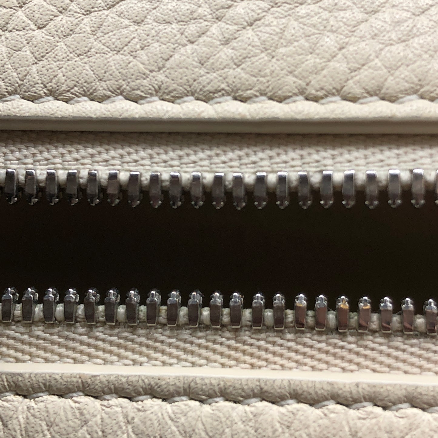 Loro Piana Extra Pocket L19 Bag cream