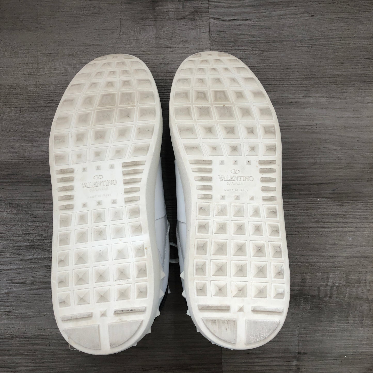 Valentino Logo Print Low Top Leather Sneakers Size 38.5 White