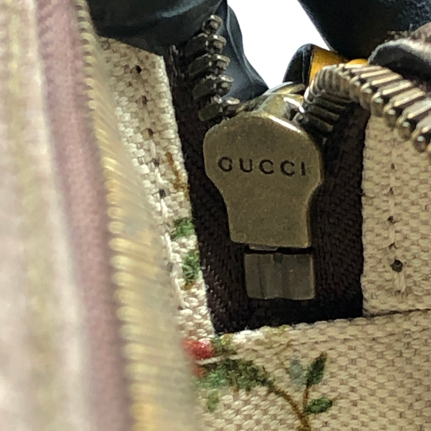 Gucci Beige/Brown GG Supreme Canvas Camera Bag