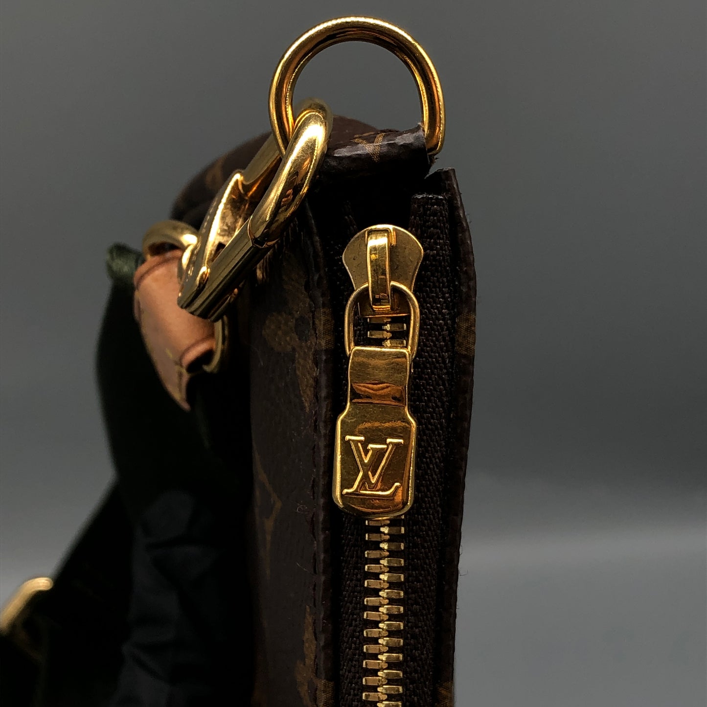 Louis Vuitton Multi Pochette Accessoires Bag