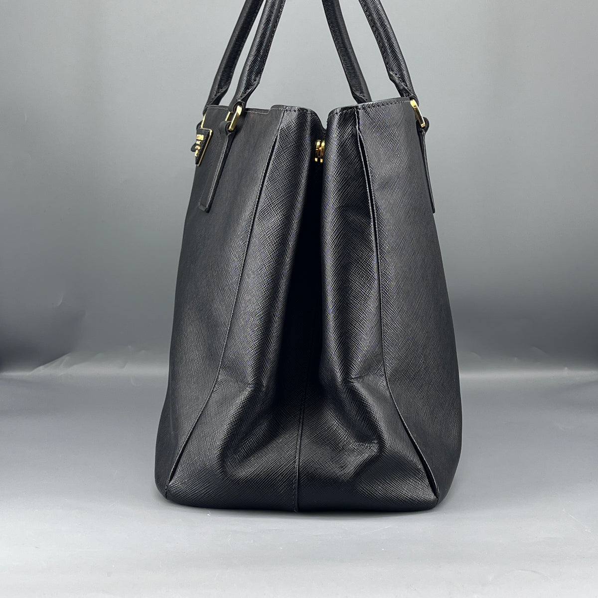 Prada Black Saffiano leather Tote Handbag