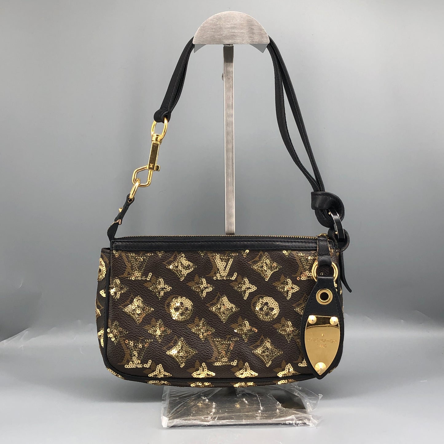 Louis Vuitton Monogram Eclipse Pochette Accessoires Bag
