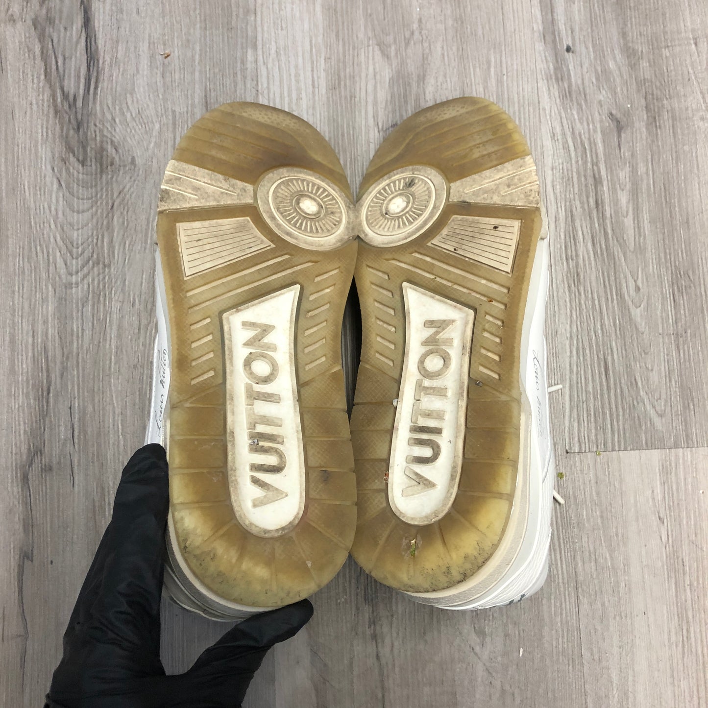 Louis Vuitton Men's White Low-Top Sneakers Size 7
