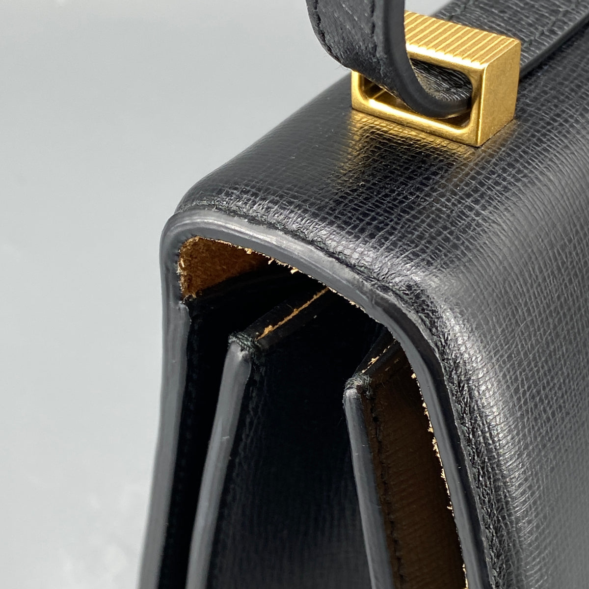 Bottega Veneta Spazzolato Calfskin Classic BV Bag Black