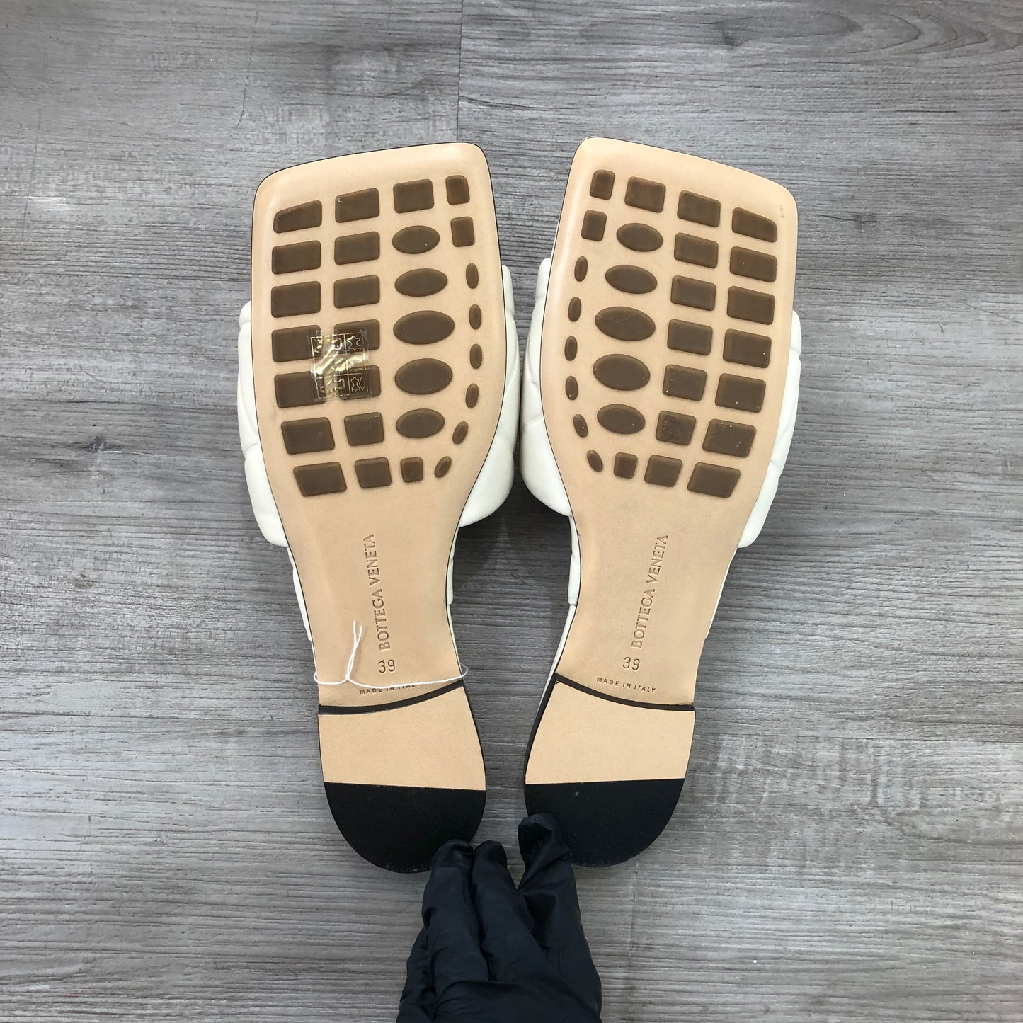 Bottega Veneta Quilted Lambskin Flat Slide Sandals Size 38 Cream