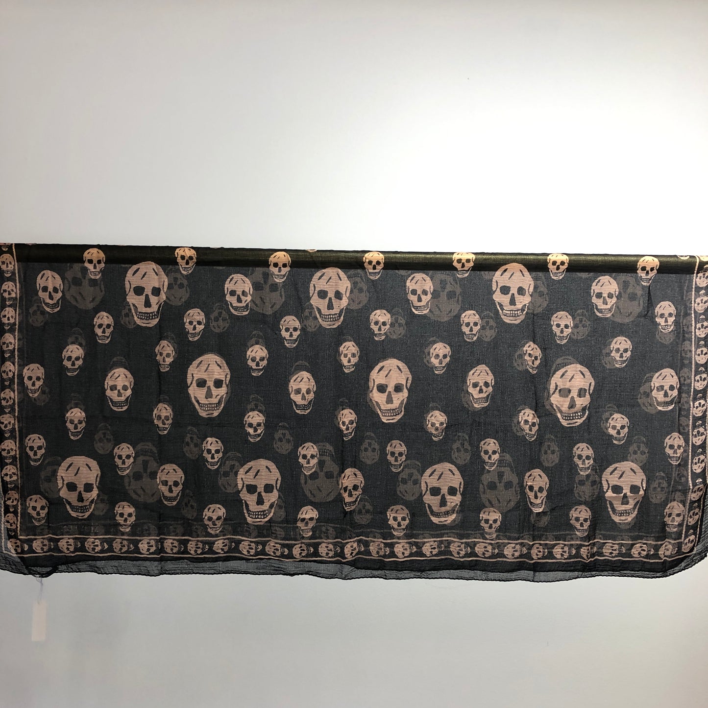 Alexander McQueen Classic Skull Print Large Scarf 100*110cm Black/Pink