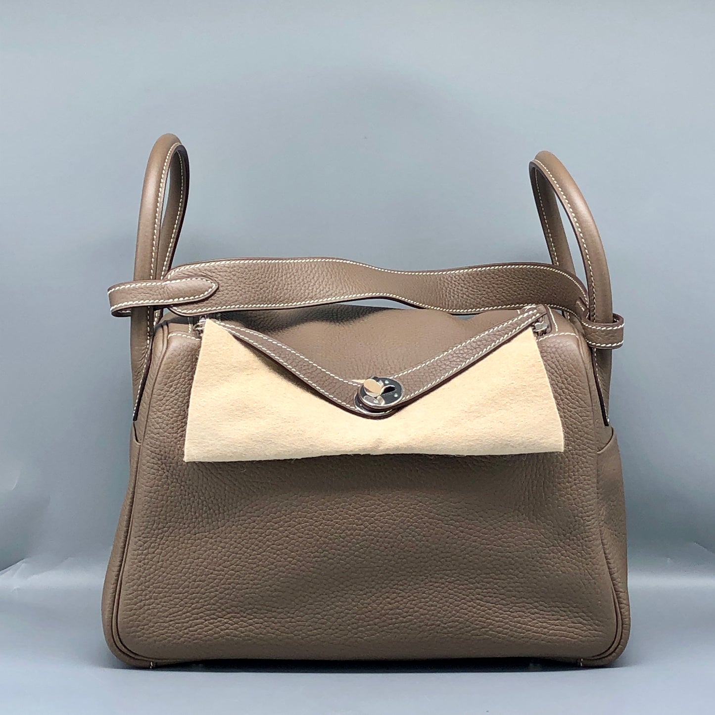 Hermes Lindy 30 Bag Etoupe