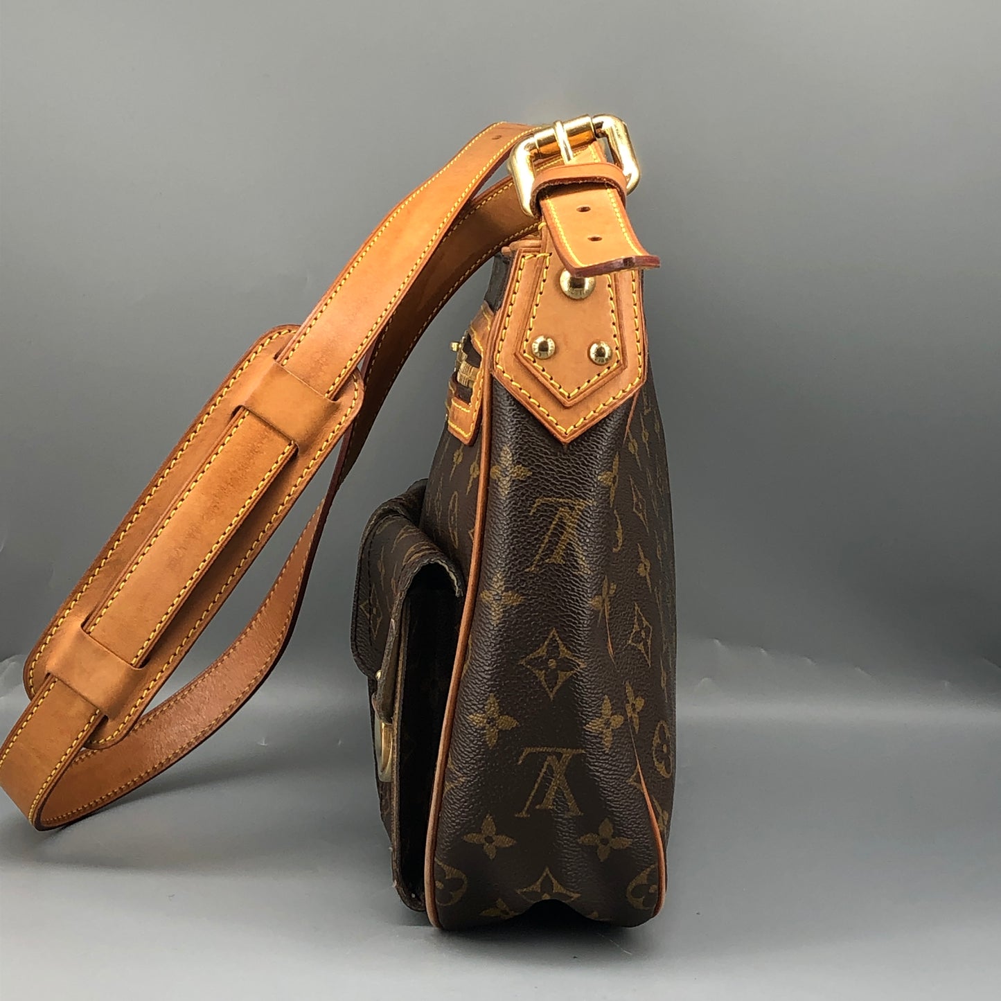 Louis Vuitton Hudson Monogram Canvas Shoulder Bag Brown