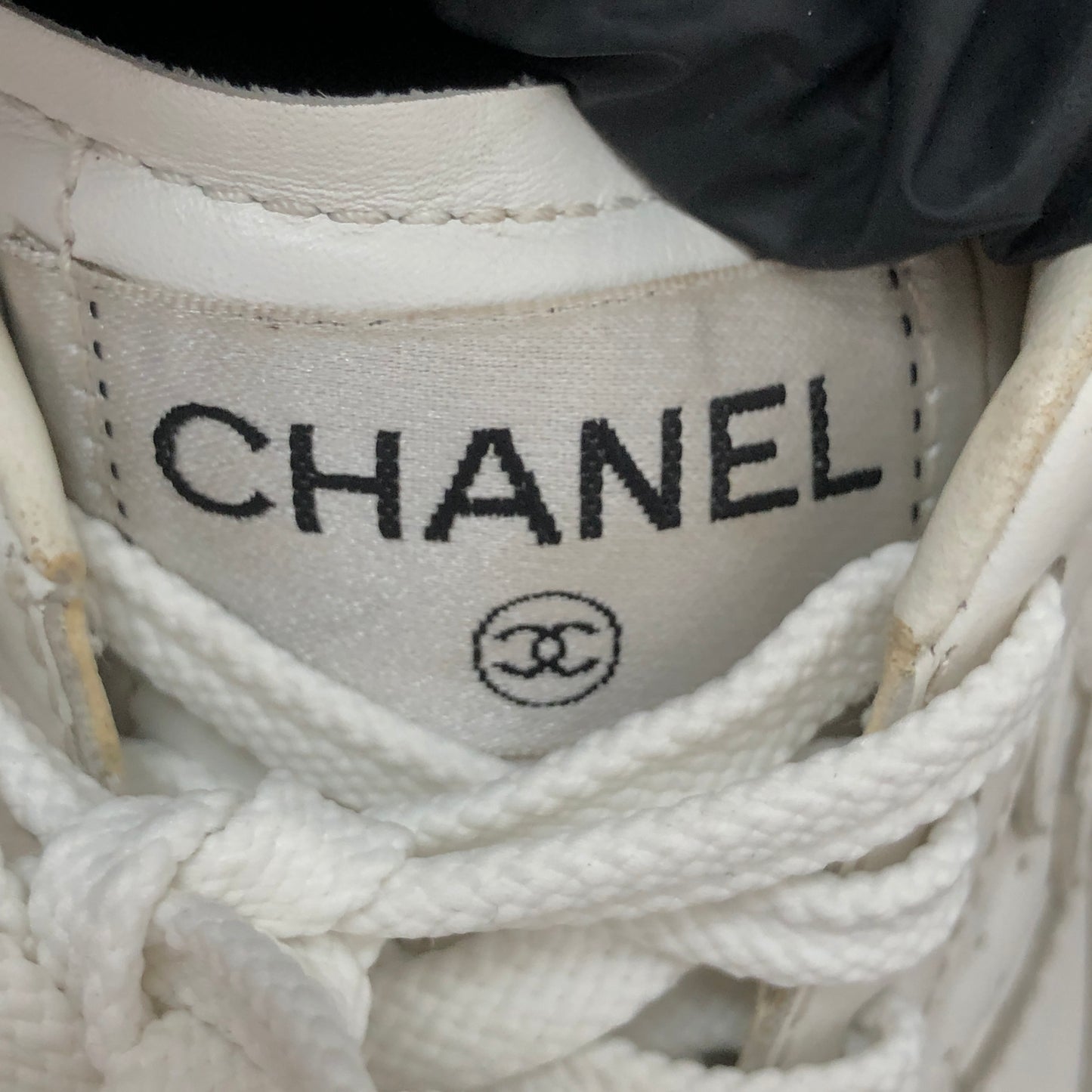 Chanel Women's Smooth Calfskin CC Logo Low Top Sneakers 36.5 White