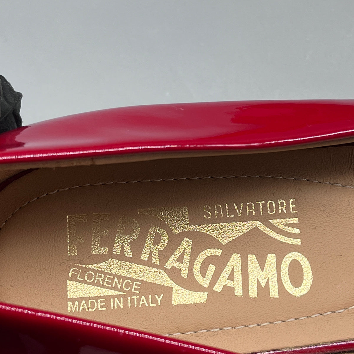Ferragamo Red Patent Leather Vara Bow Flat Shoes US size 6.5