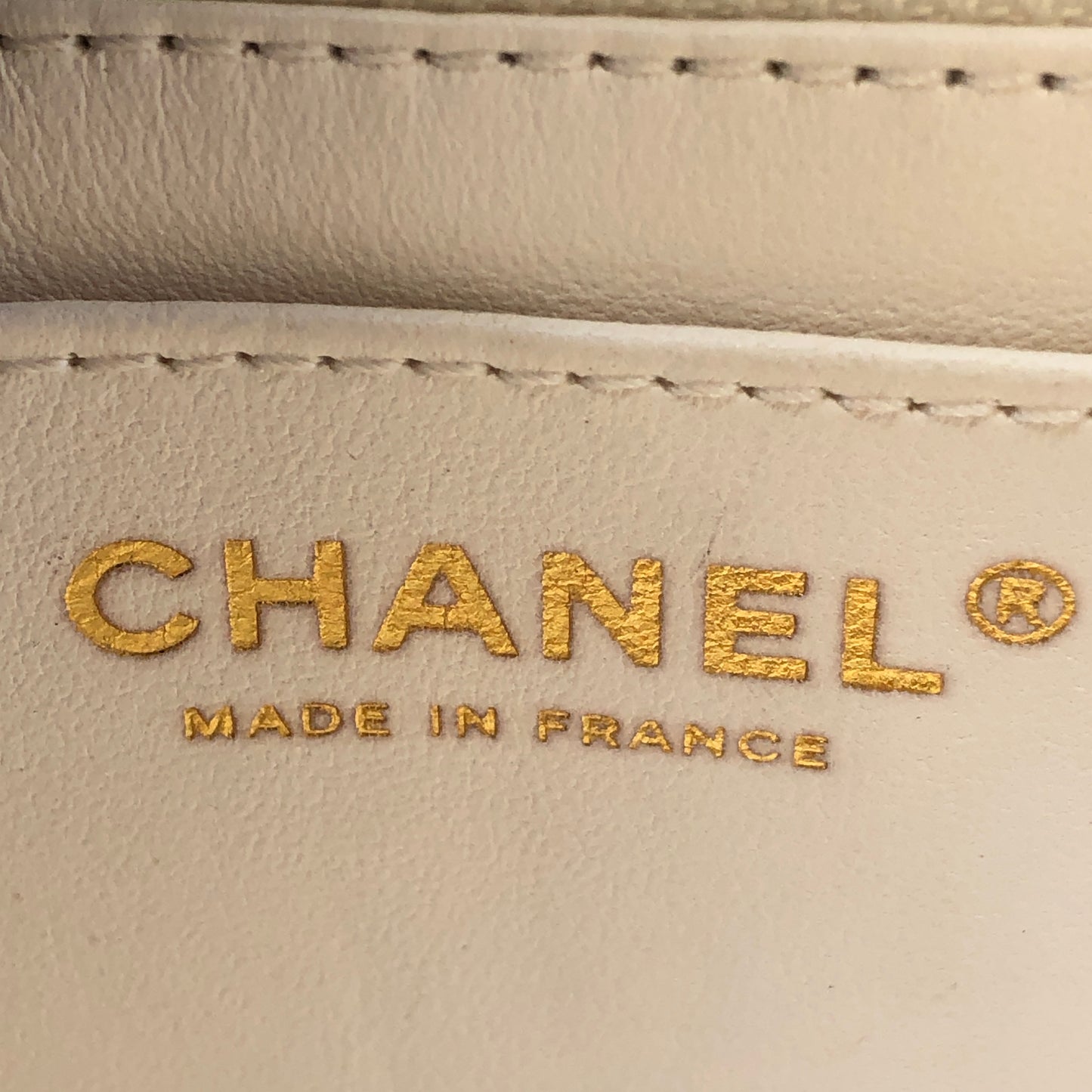 Chanel Lambskin Enamel Quilted Mini Coco Hearts Square Flap White Bag 清理中