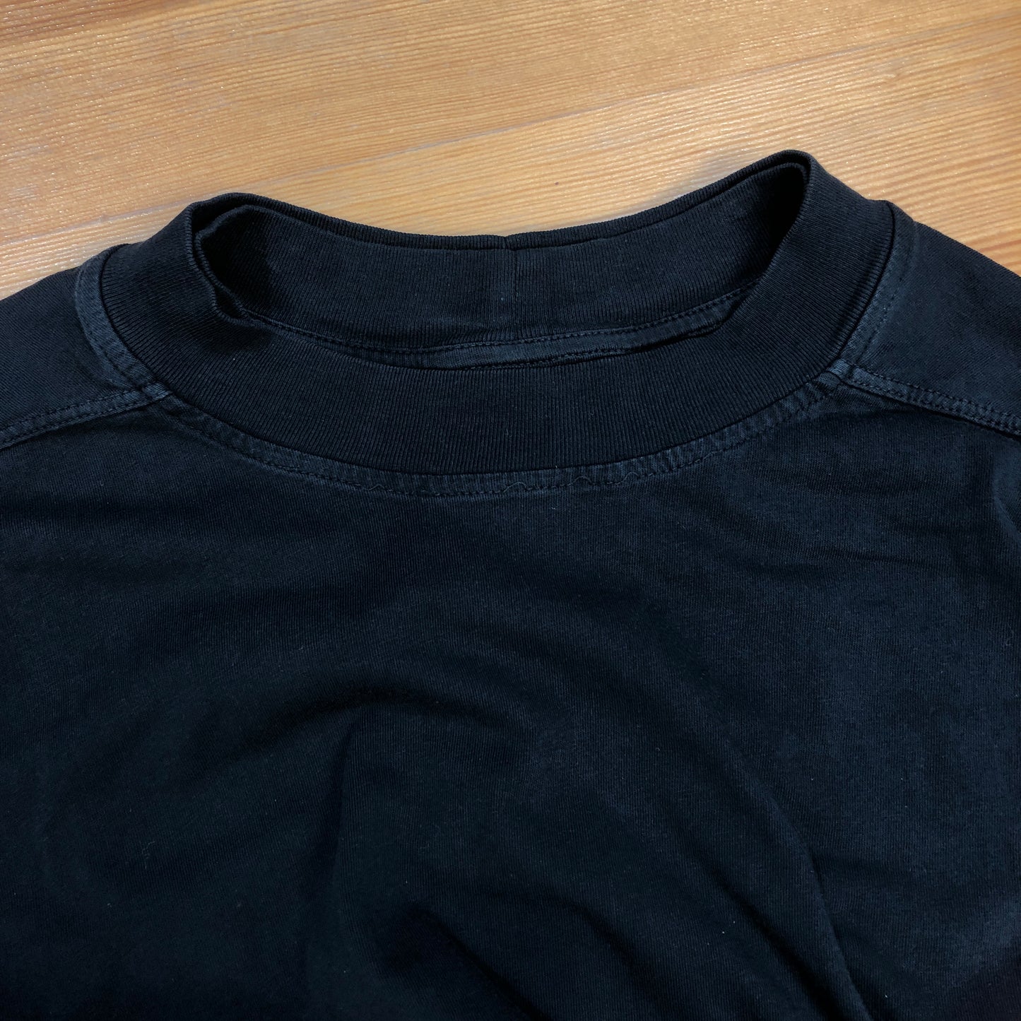 Dark Show Black Long Sleeve Graphic Print Tee Size S