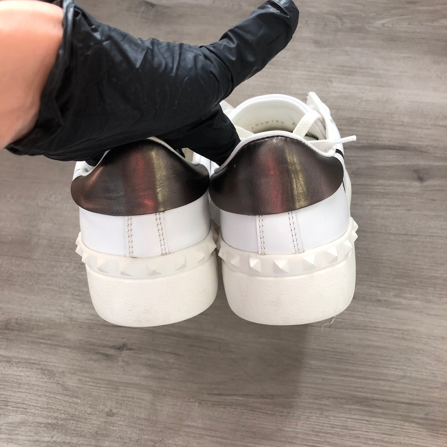Valentino Logo Print Low Top Leather Sneakers Size 38.5 White