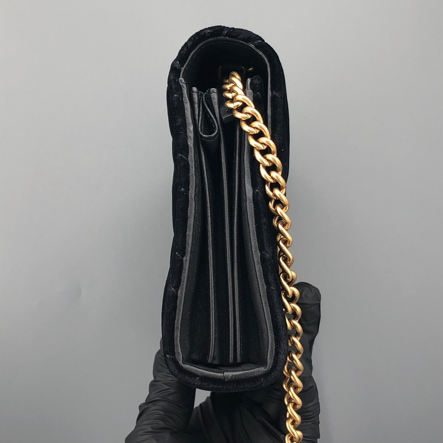 Gucci GG Marmont  V-Chevron Velvet Interlocking GG Chain Shoulder Bag Black