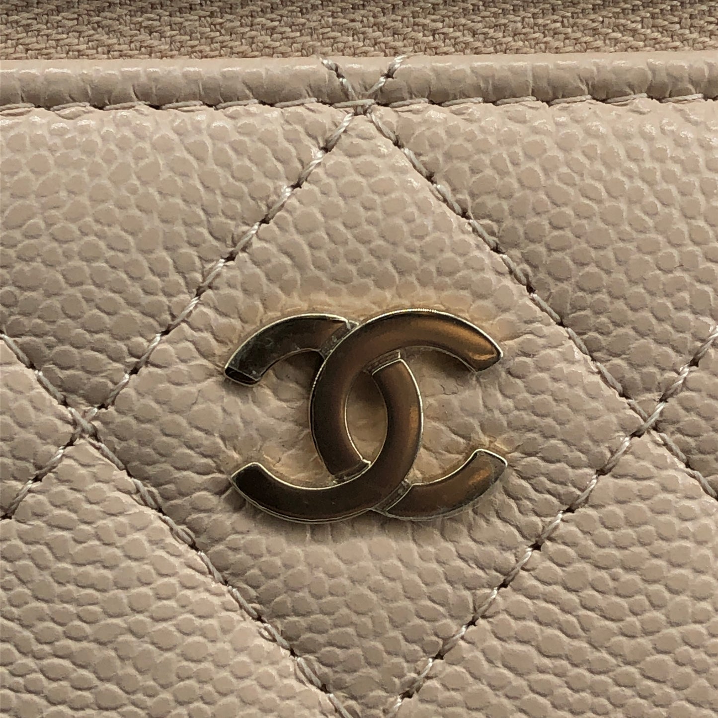 Chanel Caviar Quilted Top Handle Slim Vanity With Chain Beige/Nude