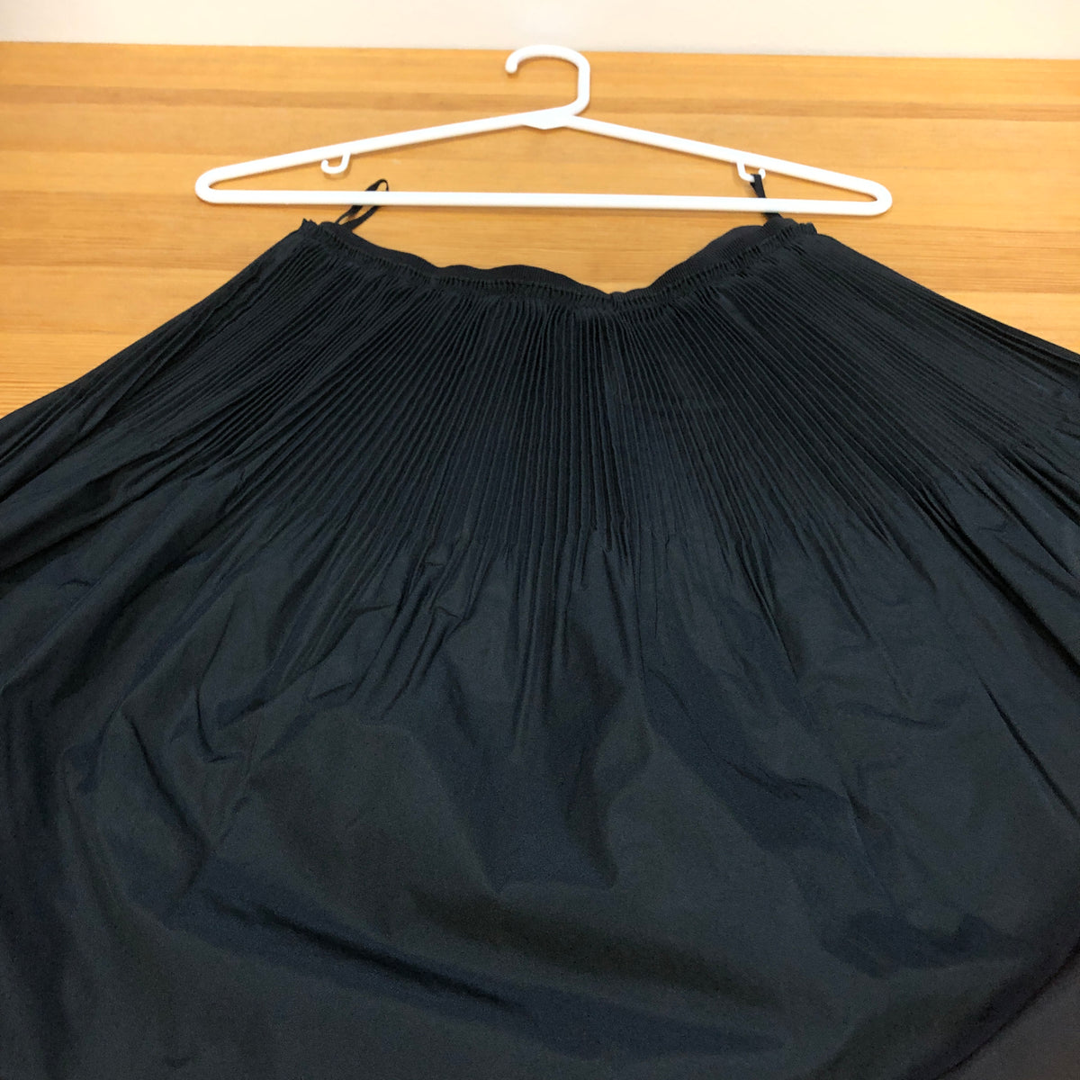 Red Valentino Black Pleated Skirt Size 40