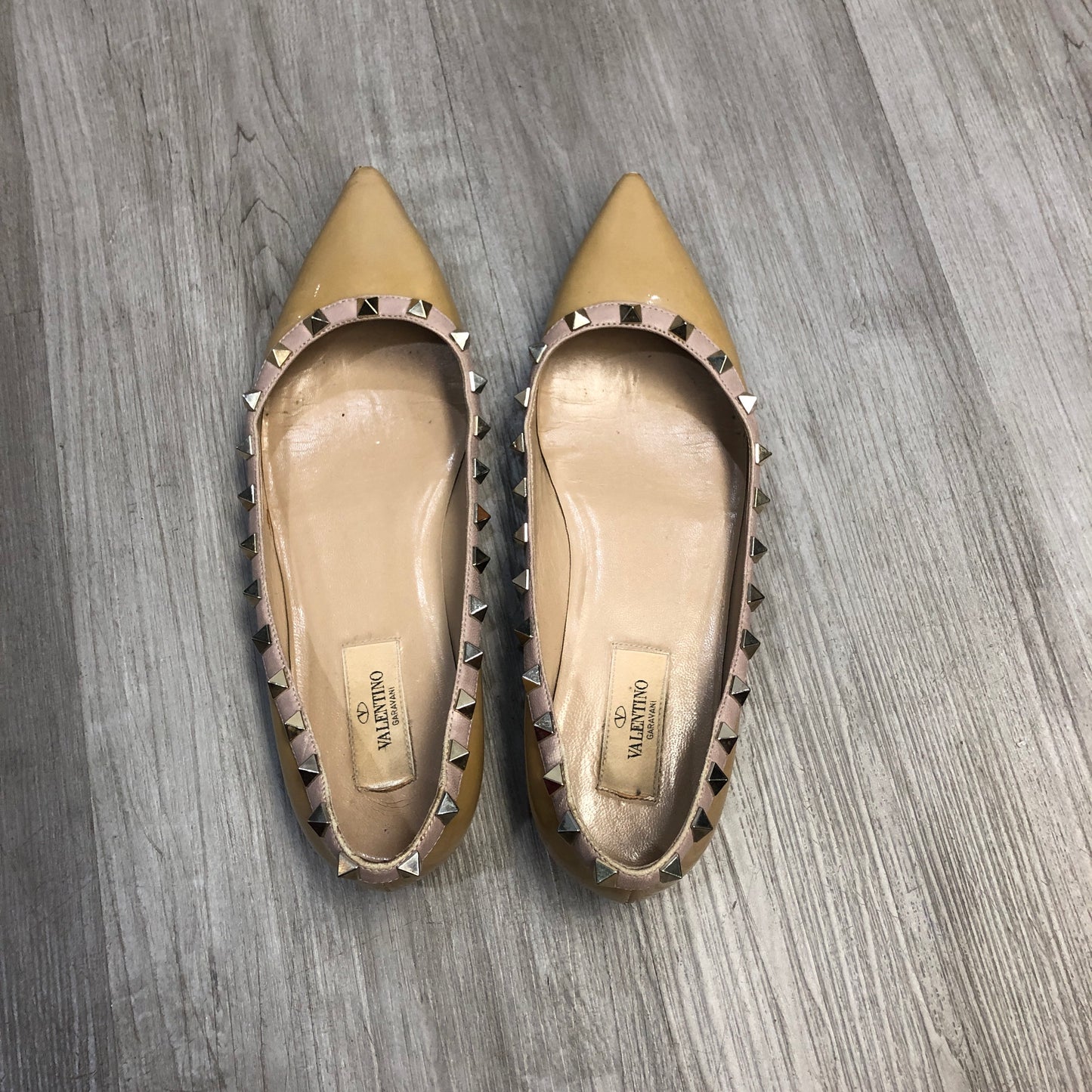 Valentino Rockstud Patent Leather Ballet Flats 38.5 beige