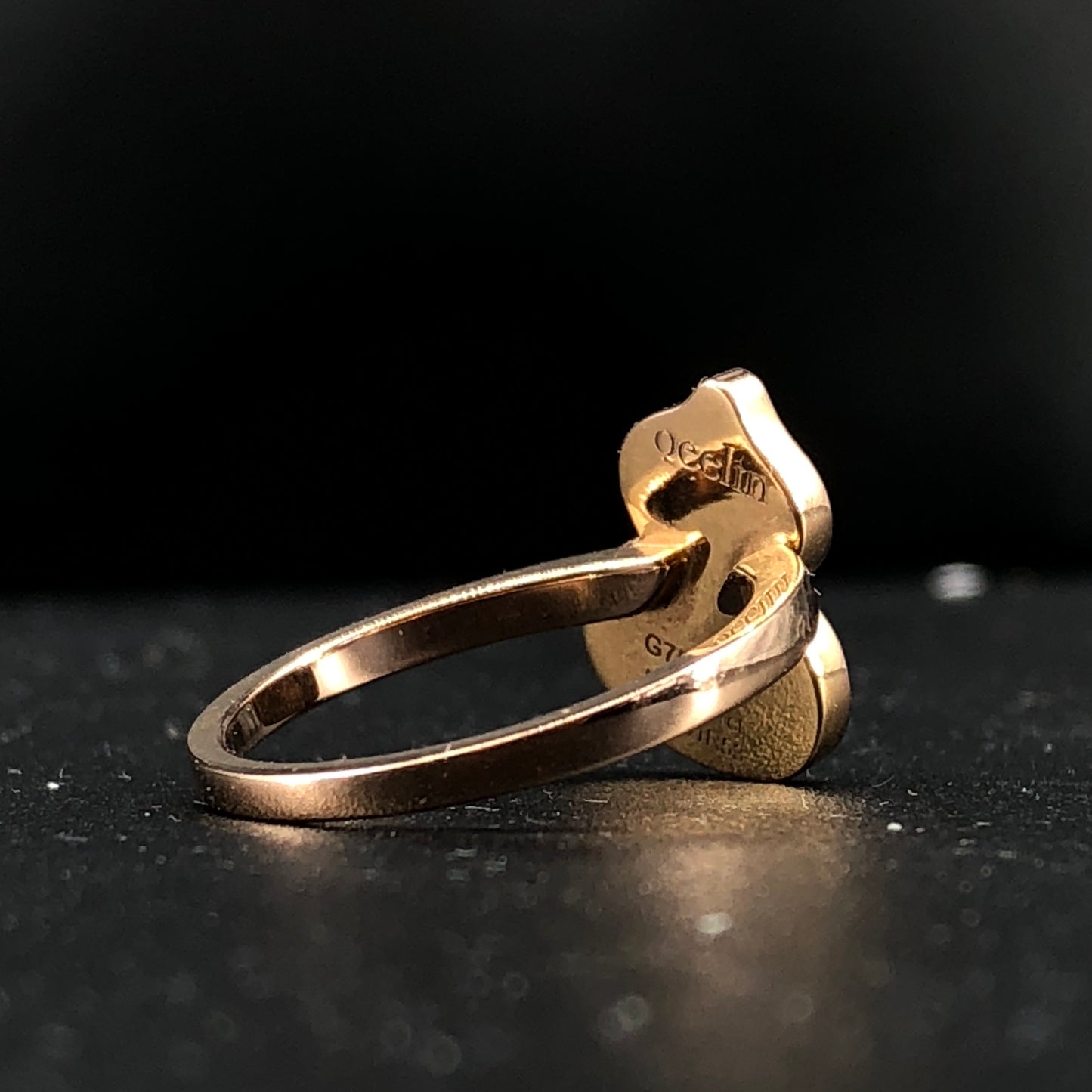 Qeelin Wulu 18k Gold Diamond & Mother-of-Pearl Ring Size 53mm