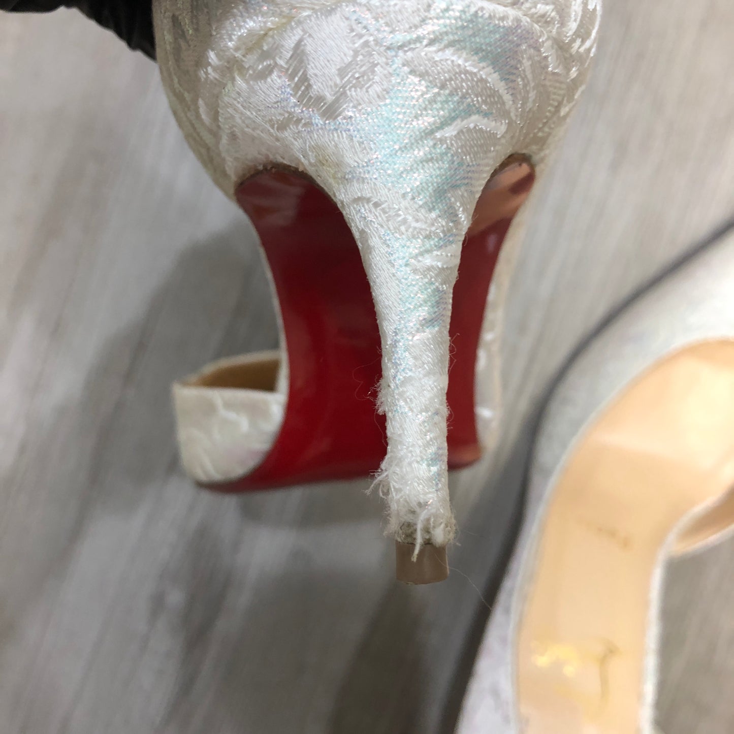 Christian Louboutin Women's Iridescent Lace Pointed Toe Stiletto Pumps Shoes 36 Ivory
