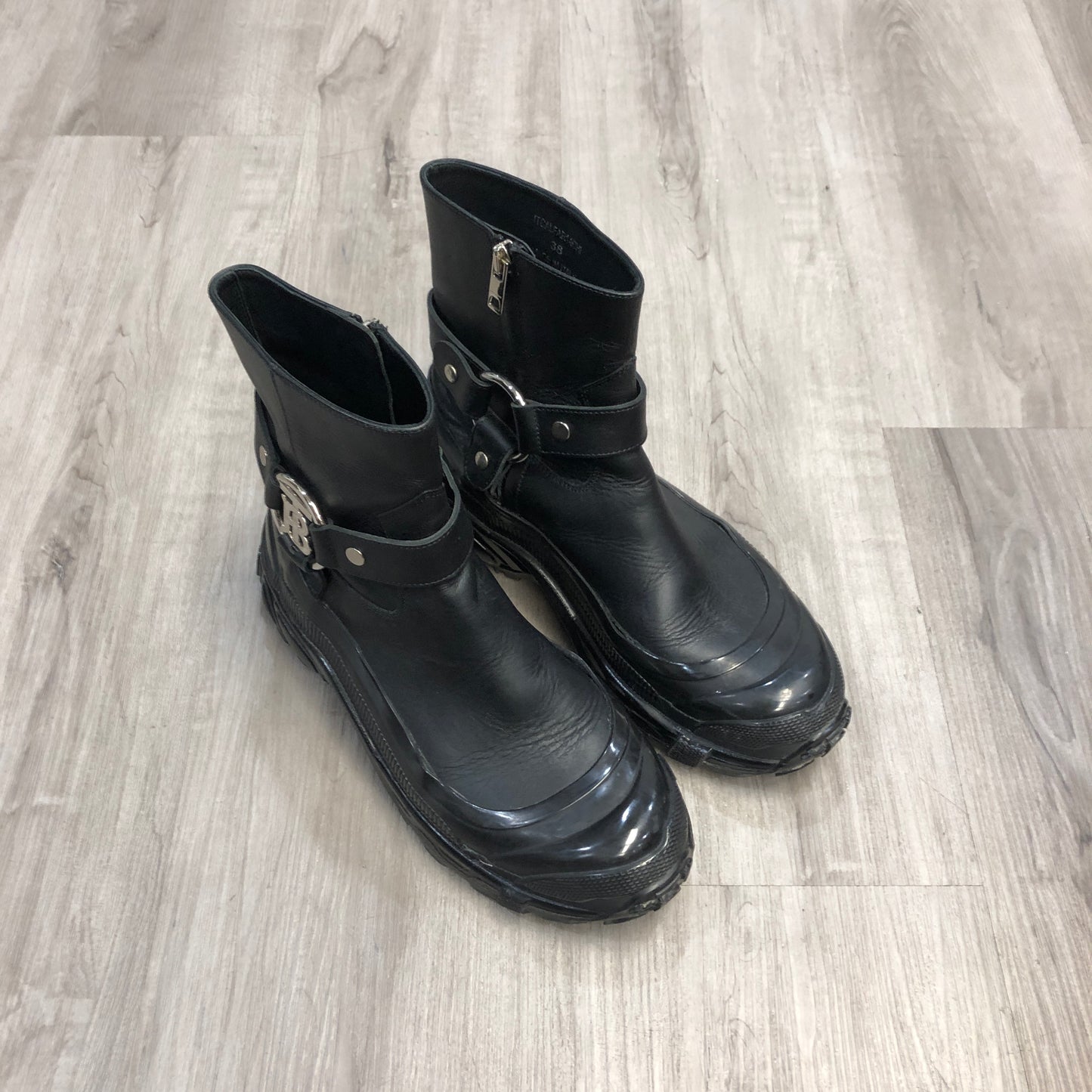 Burberry Women's Black Leather Ankle Boots Size 38