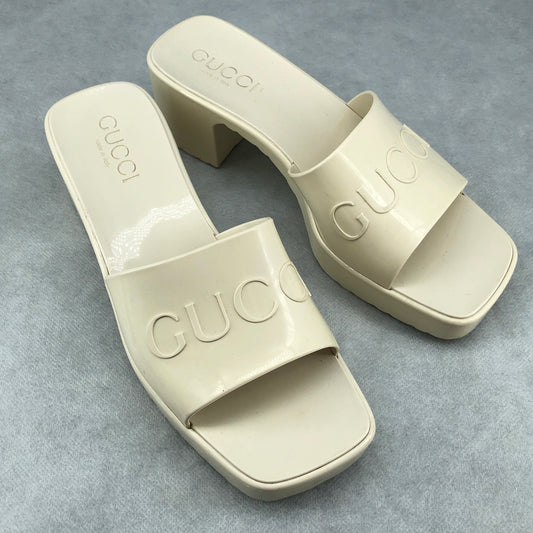 Gucci Logo Embossed Rubber Slide Sandals 35 cream