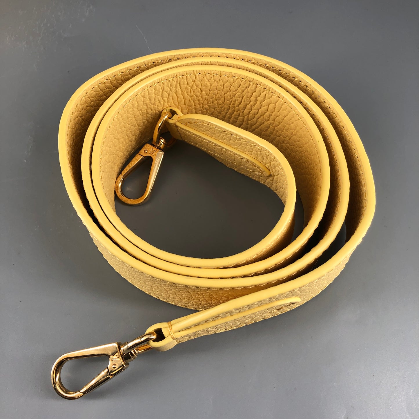 Louis Vuitton Capucines Mini Taurillon Leather Handbag Light Yellow