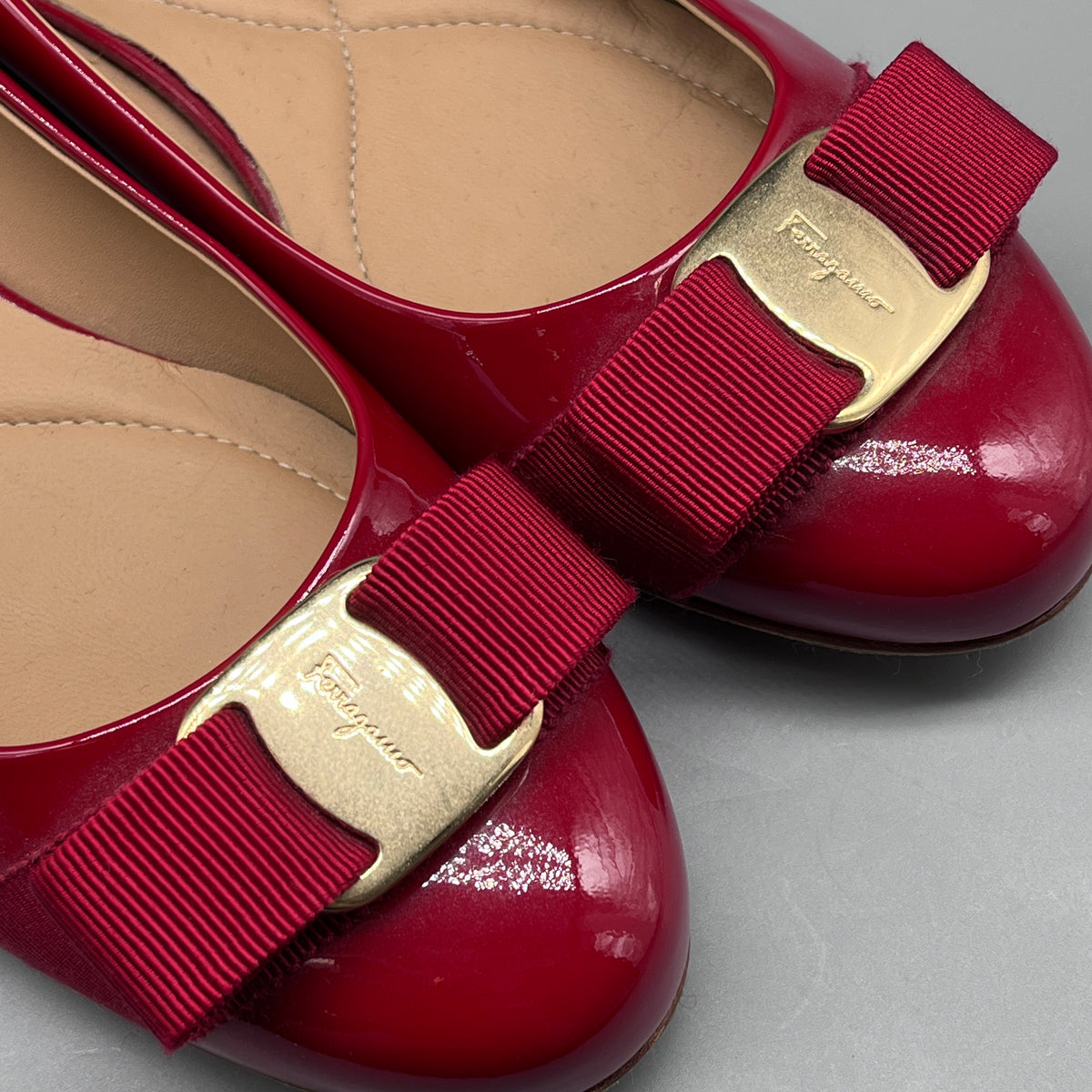 Ferragamo Red Patent Leather Vara Bow Flat Shoes US size 6.5