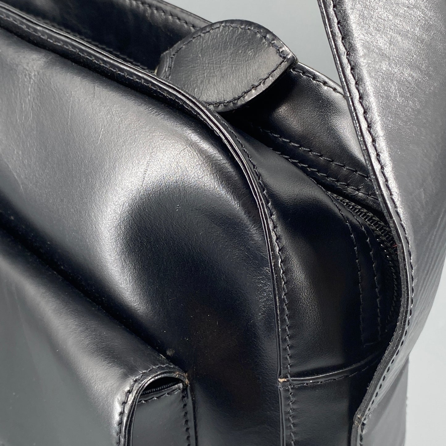 Yves Saint Laurent Black Smooth Leather Square Flap Shoulder Camera Bag